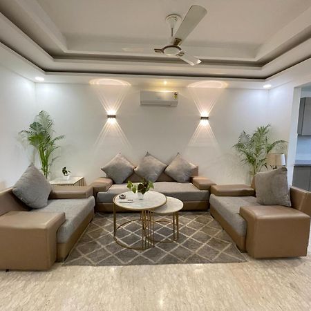 Bedchambers Serviced Apartments, Ardee City Гургаон Екстериор снимка