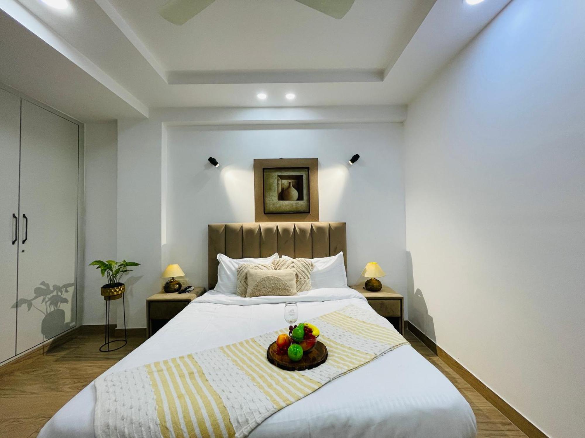 Bedchambers Serviced Apartments, Ardee City Гургаон Екстериор снимка