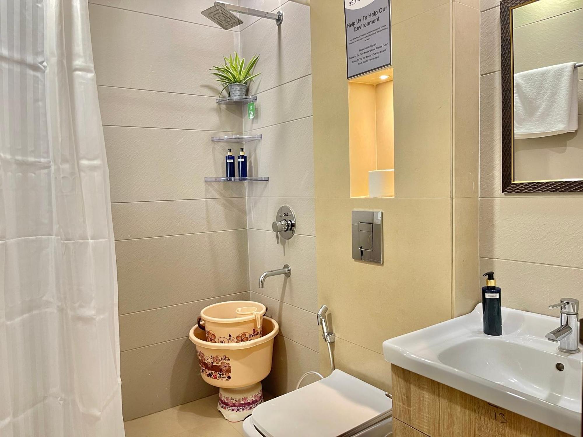 Bedchambers Serviced Apartments, Ardee City Гургаон Екстериор снимка