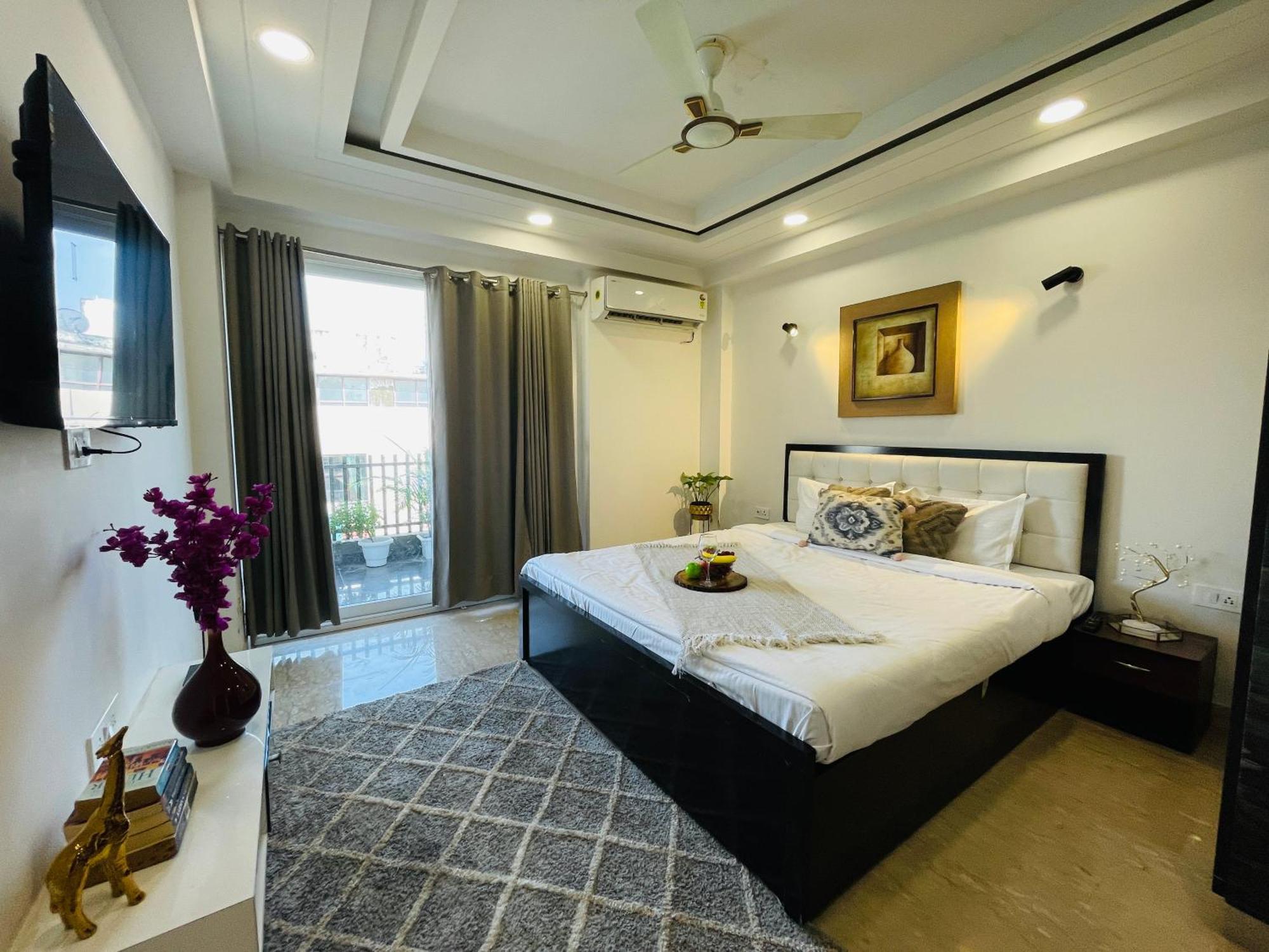 Bedchambers Serviced Apartments, Ardee City Гургаон Екстериор снимка