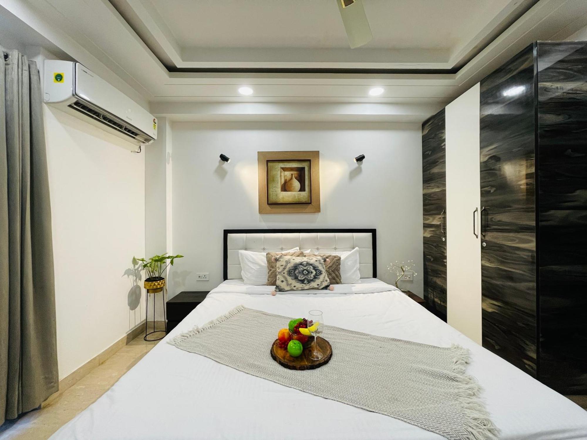 Bedchambers Serviced Apartments, Ardee City Гургаон Екстериор снимка