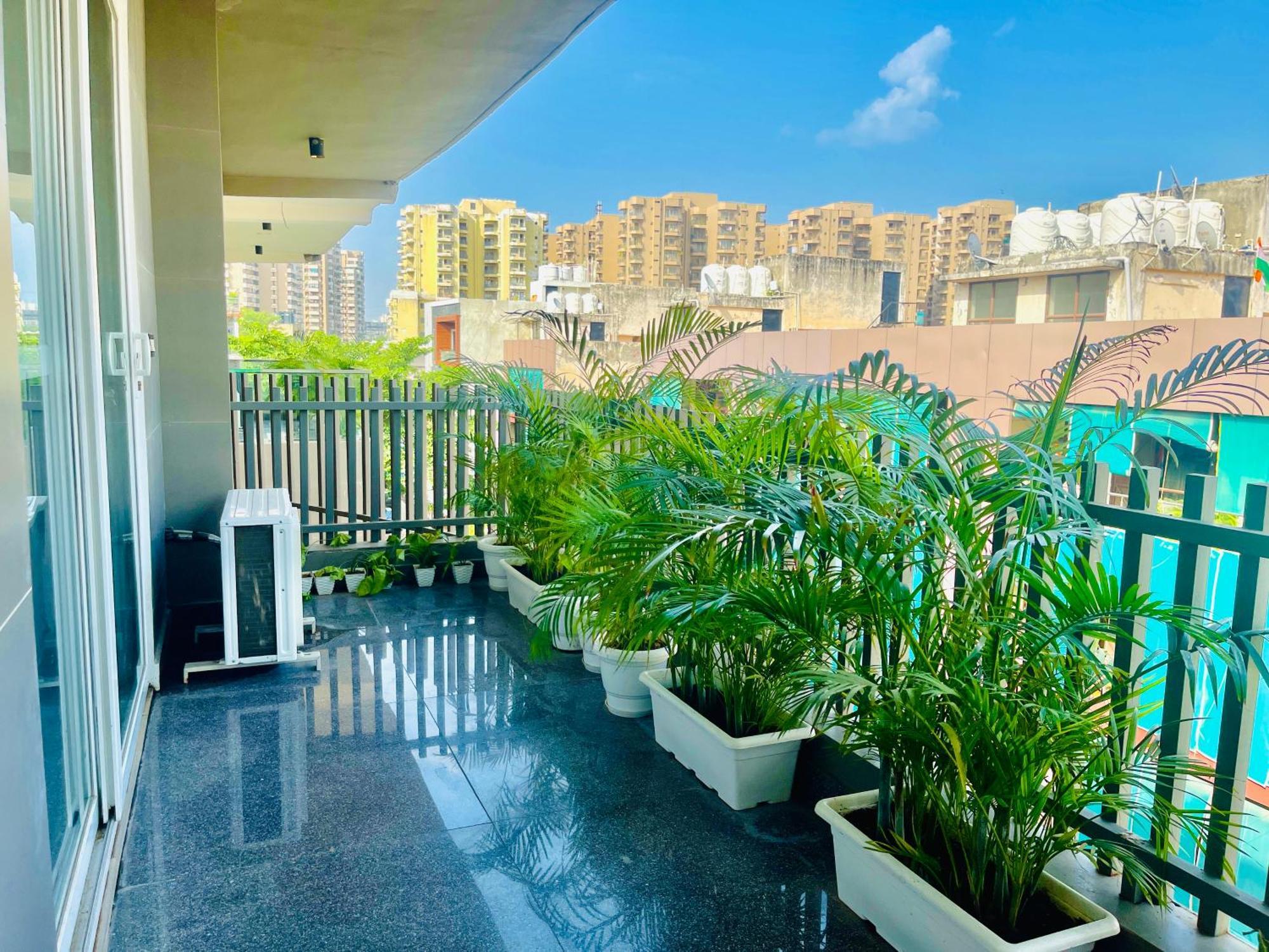 Bedchambers Serviced Apartments, Ardee City Гургаон Екстериор снимка